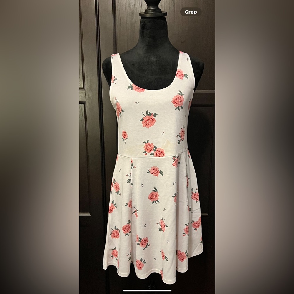 Dress - Picture 2 of 4